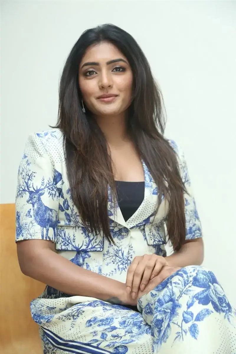 INDIAN ACTRESS EESHA REBBA AT MAAMA MASCHEENDRA MOVIE INTERVIEW 9